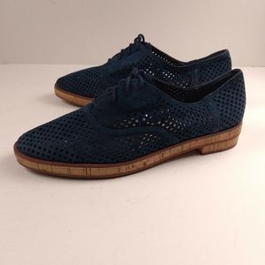 Vince Camuto Salisa perforated Navy blue suede cork Oxford size 10M